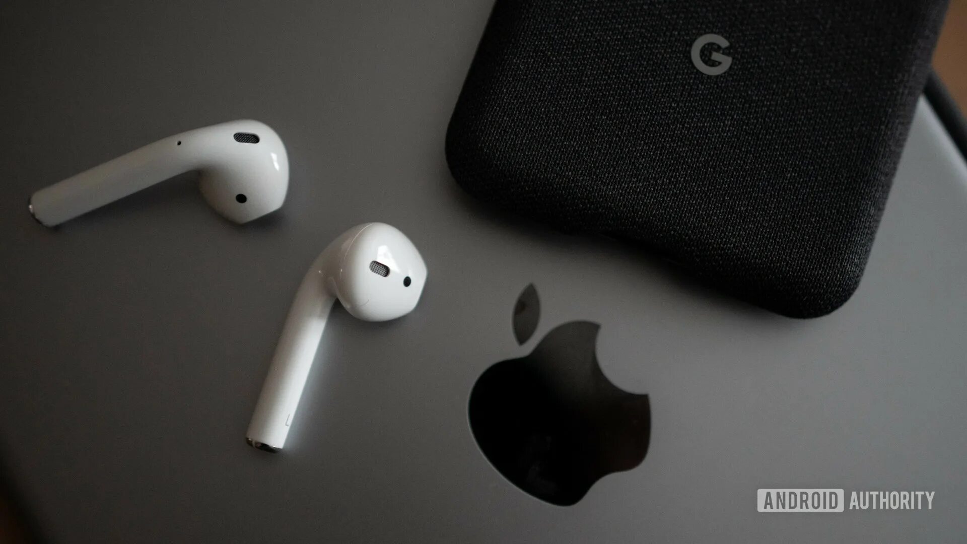 Почему играет один наушник airpods. Apple AIRPODS 2. Наушники Apple AIRPODS Pro 2nd Generation. Iphone AIRPODS 2. Apple AIRPODS 3rd Generation.