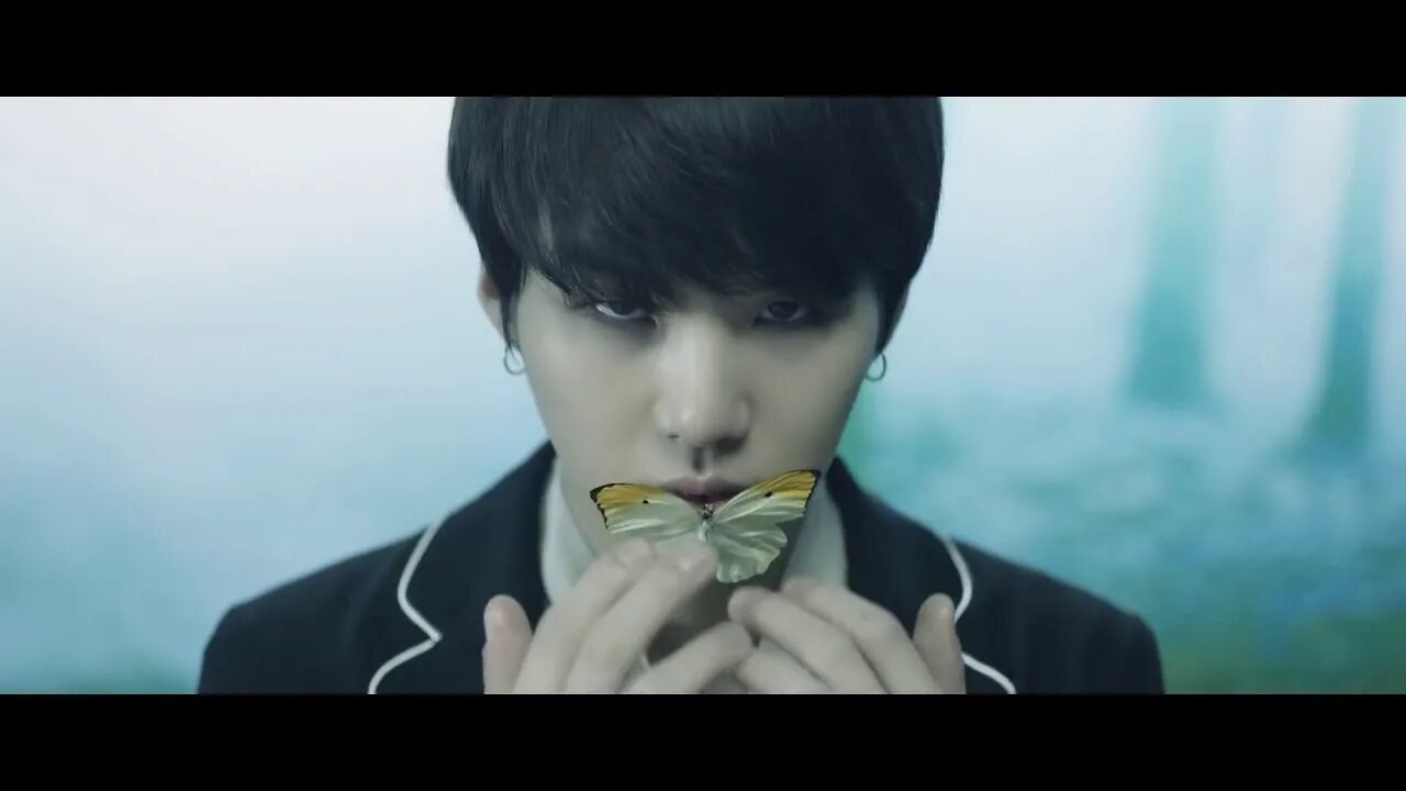 Юнги шучита. Шуга 2020. Юнги бтс эстетика. Yoongi by texts music the machine. Мин юнги вампир.