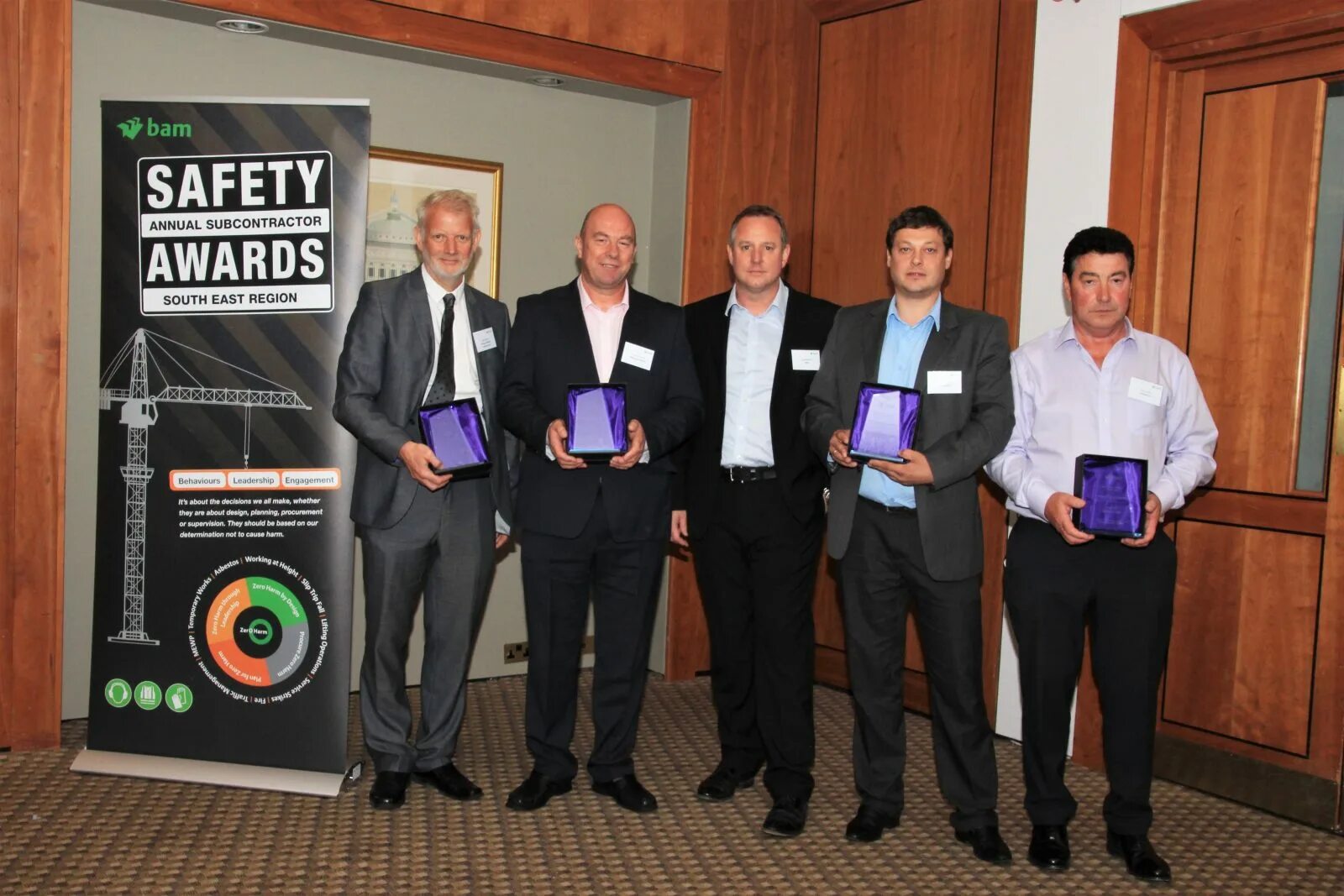 Major construction. Бизнесмен строитель. Объекты мюльхан. Major construction. Major construction.