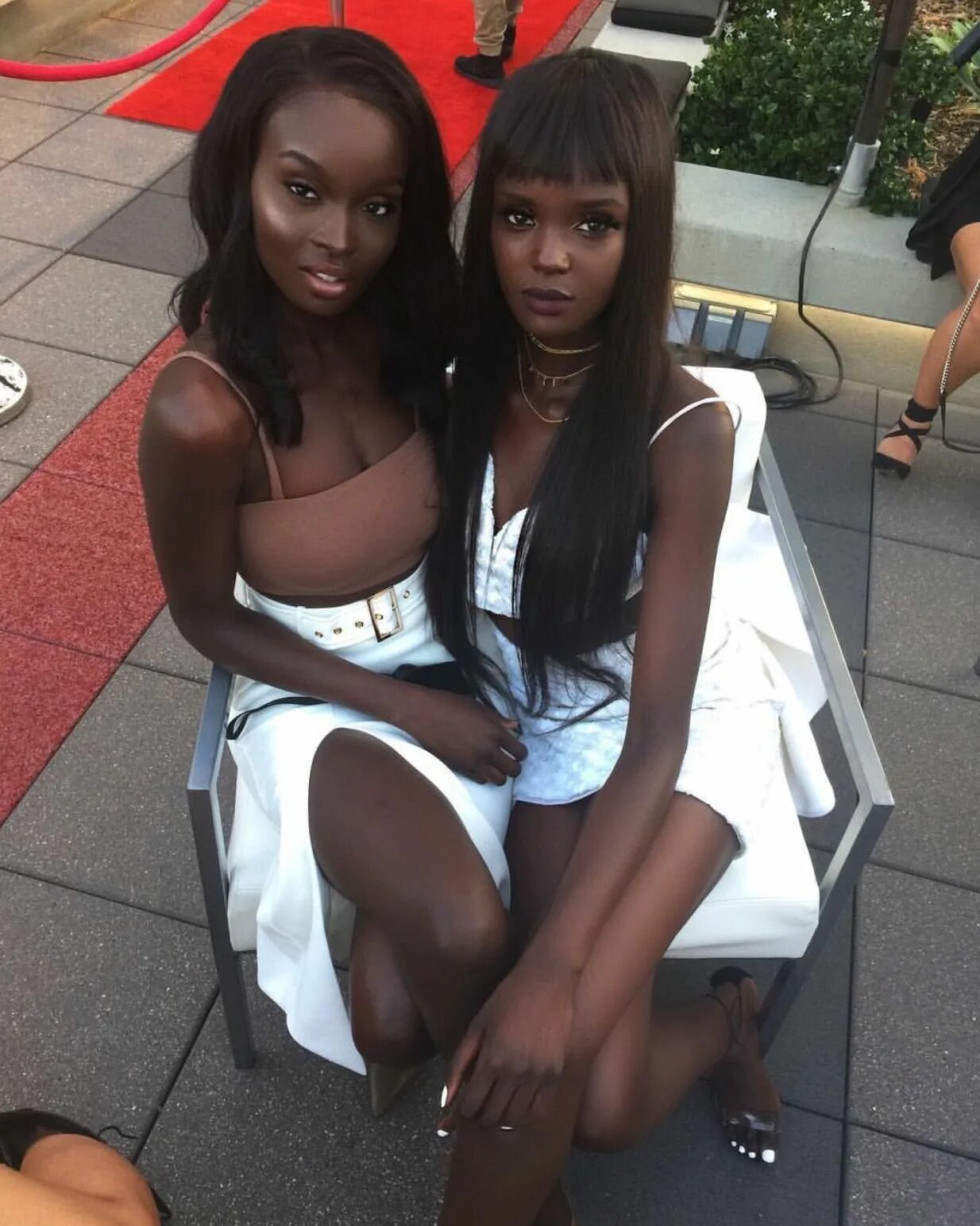 Русский с большим негритянку. Модель даки тот (Duckie thot) из Южного Судана. Duckie thot модель. Темнокожие девушки. Чернокожая модель.