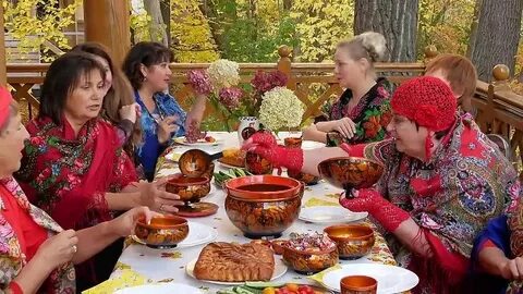 На деревне тихо песня