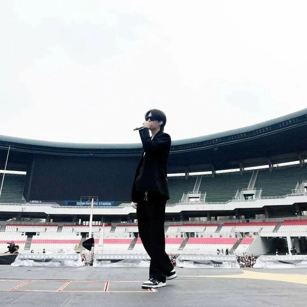 юнги из бтс 2021. бтс фотосессия 2022 мин юнги фото. Bts winter package 2021 юнги. юнги бтс 2021. Yoongi bts.