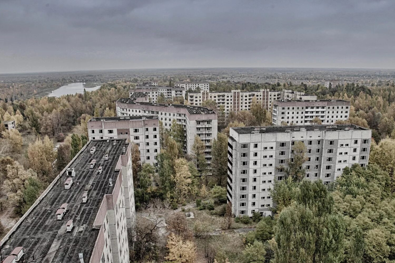 Pripyat chernobyl. Чернобыль город Припять. Чернобыль заброшенный город.