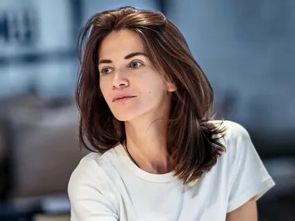 Ана акулич сколько лет