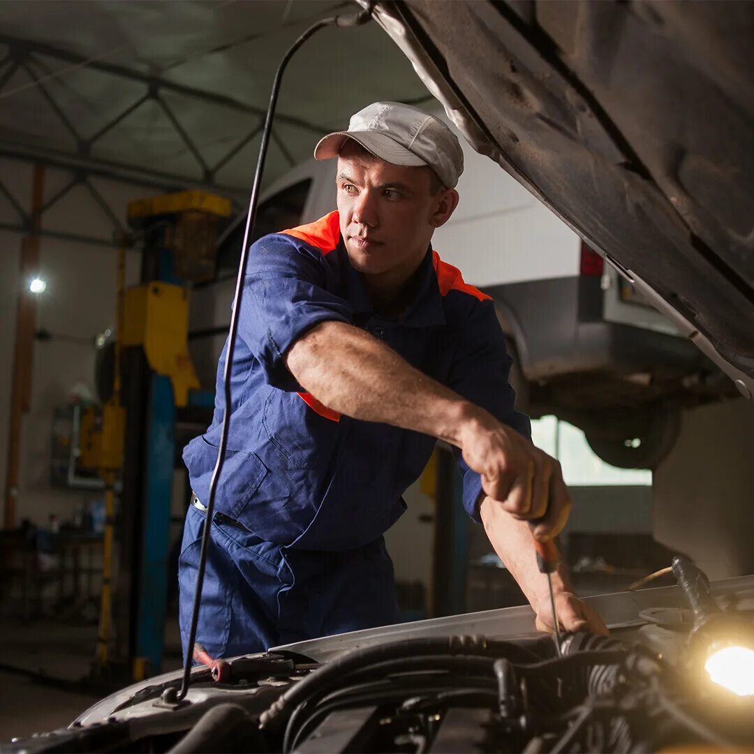 Токарь универсал станочник широкого профиля. Механик под машиной. Строение кварцевых часов. Механик часы работы. Бэклог продукта пример.