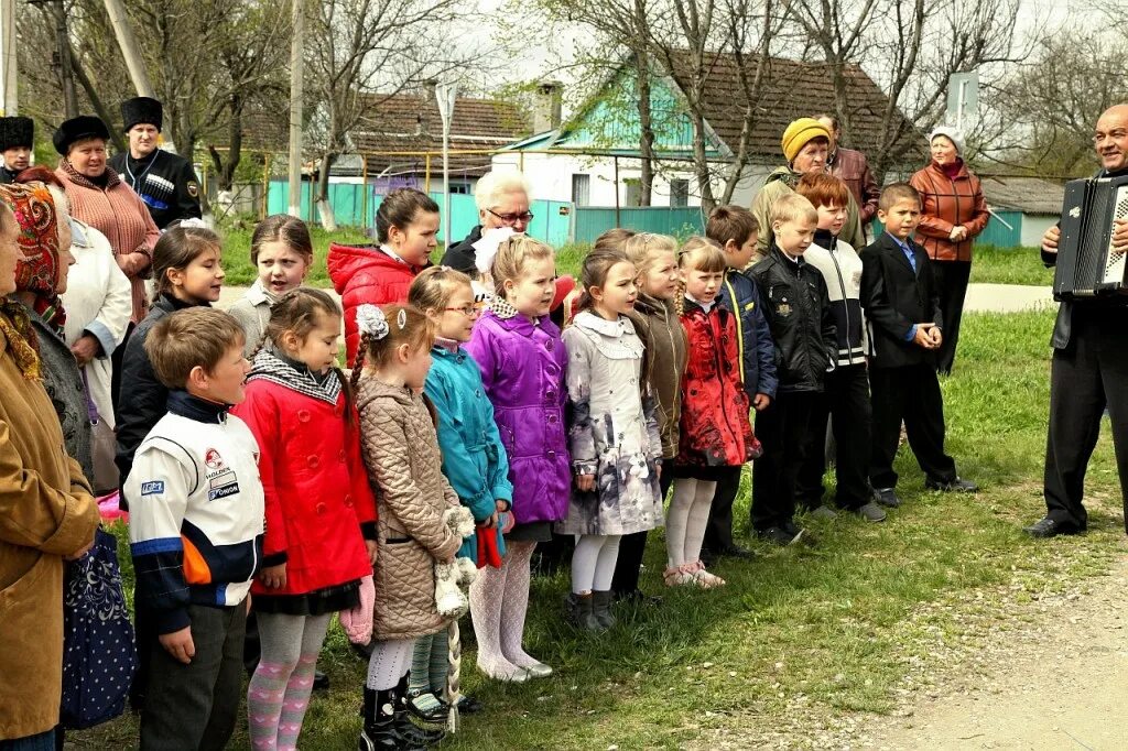 Погода в шаумянском георгиевском районе. Шаумянский Георгиевский район. Школа 17 Шаумянский. Поселок Шаумянский. Школа пос. Шаумян Георгиевский район.