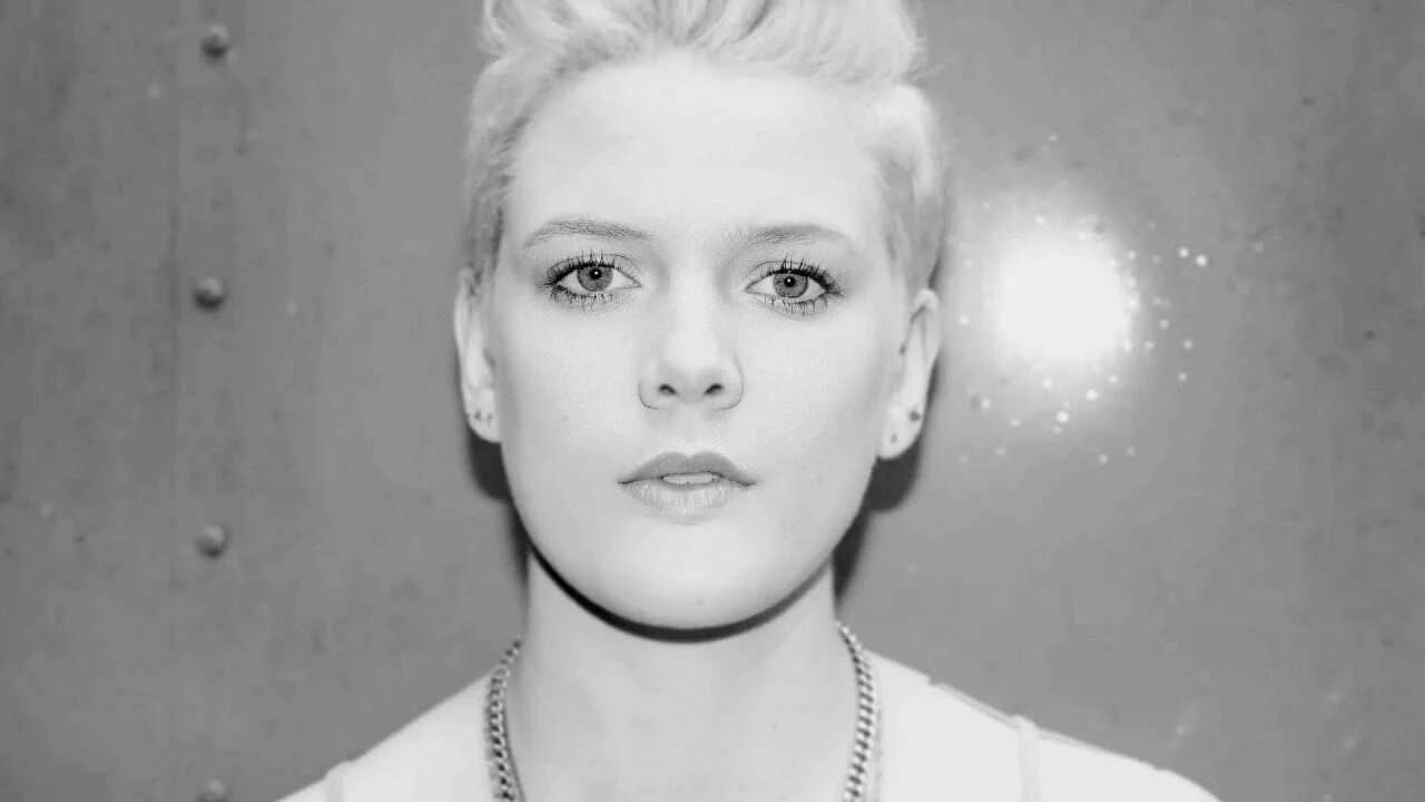 Betty who. Betty who. Betty who. Betty who. Betty who "the valley, vinyl".