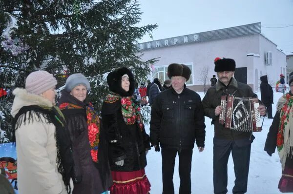 Погода в исетское на 10 дней гисметео. Погода в Исетском. Погода Исетское. Новости Исетский район Тюменской области. Площадь Молодежная Исетское.