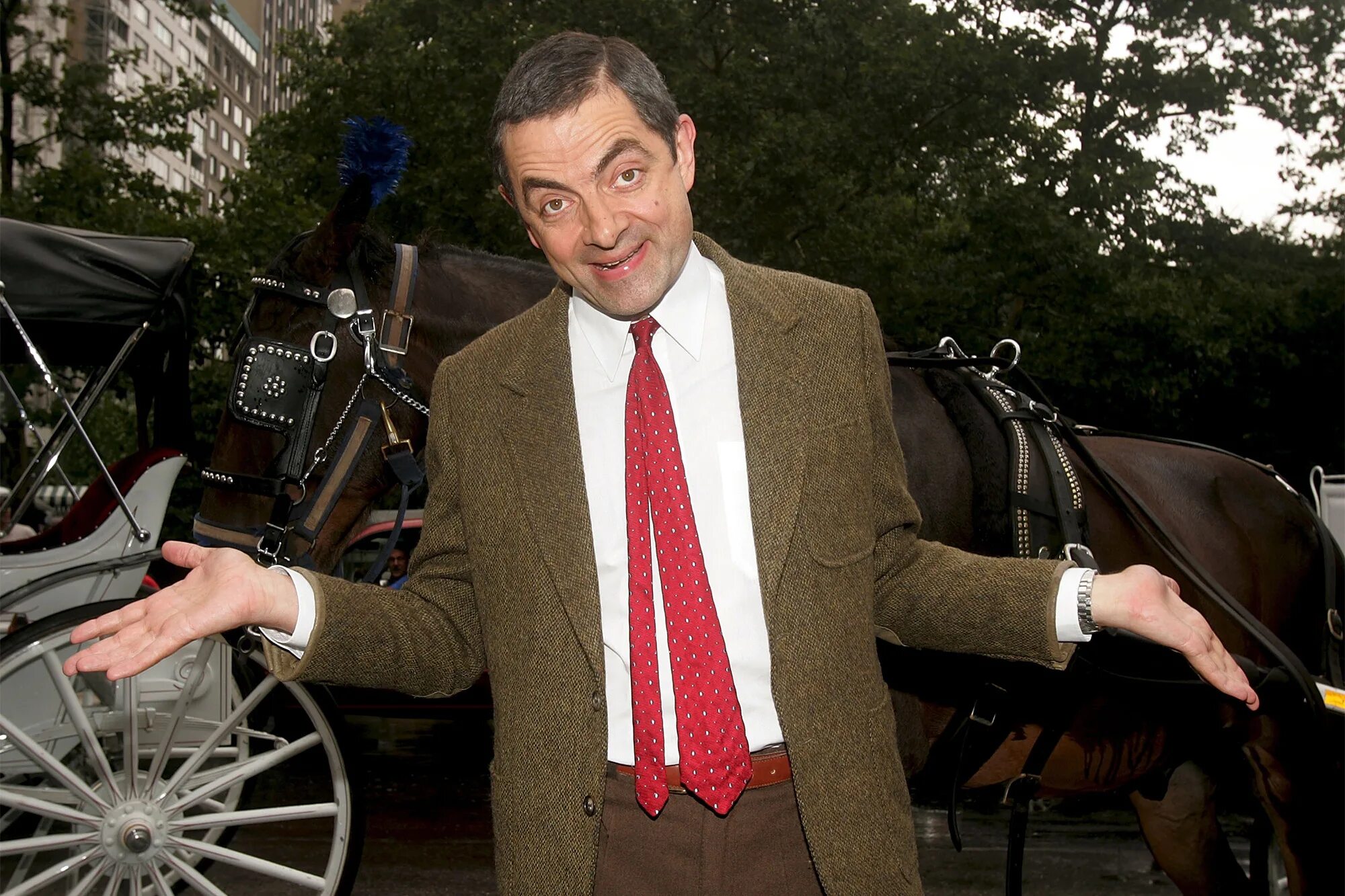 Бин гир. Роуэн аткинсон. rowan atkinson мистер бин. мистер бин 2025. скуби ду мистер бин.