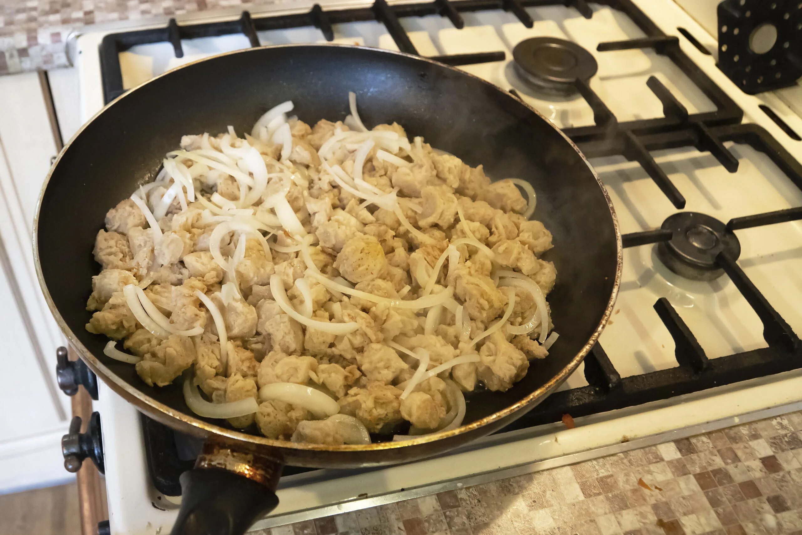 Как варить соевое. Соевое мясо готовое. нарезка из соевого мяса 102г.