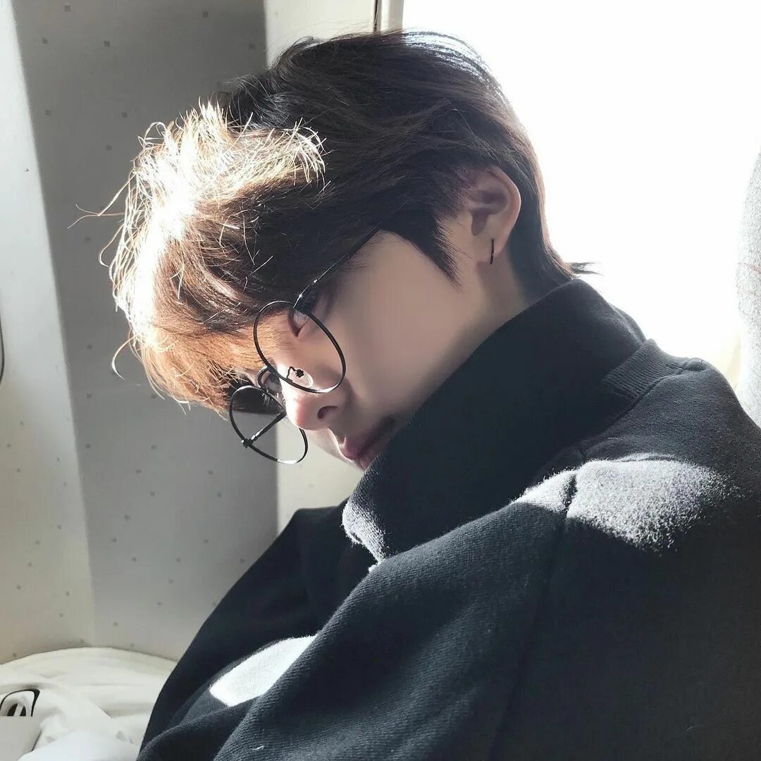 Эстетик кореец. Кореан бойс эстетика. Korean ulzzang boys эстетика. Улзанг кореан бойз. Korean ulzzang boys альфы.