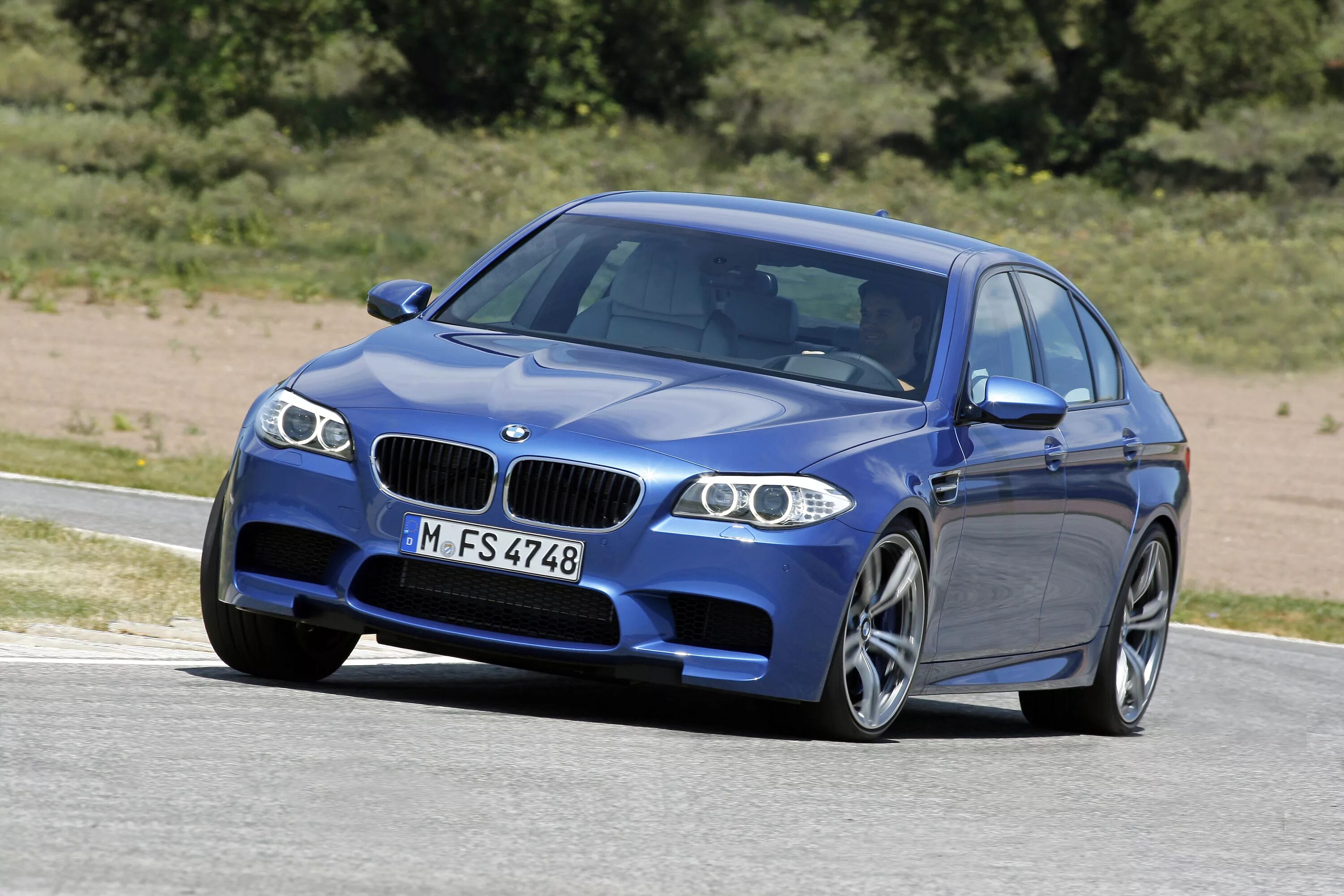 Модели м 5. BMW m5 2012. BMW m5 седан. BMW m5 f10. BMW m5 2011.