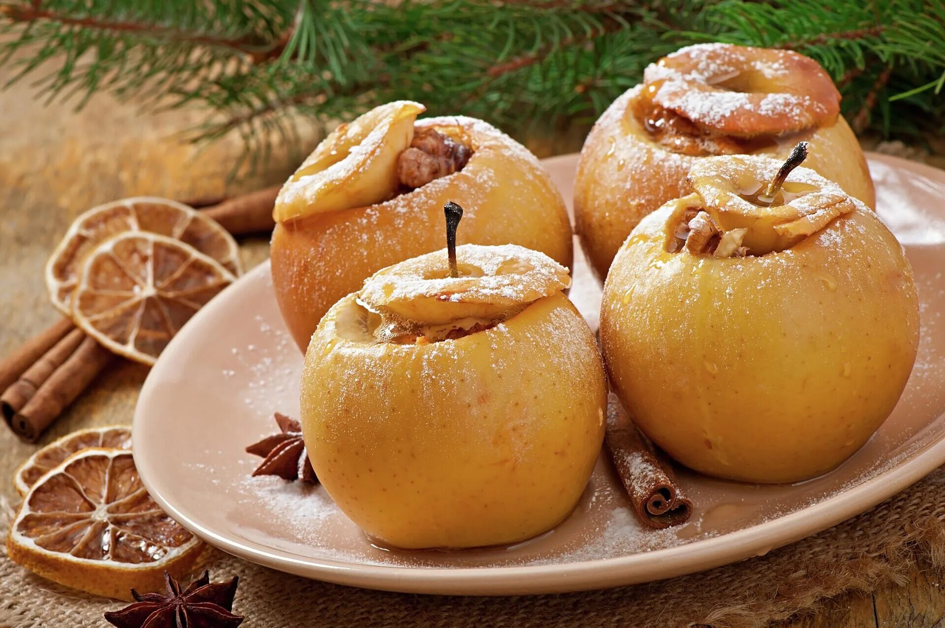 Печеное яблоко с орехами. Печеные яблоки. Запечённые яблоки в духовке. Запеченные яблоки с корицей. Яблоки с корицей в духовке.
