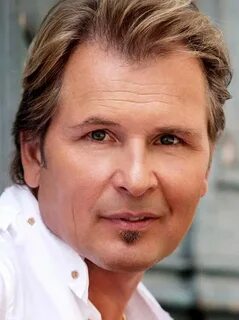 Сколько лет малинину александру певцу