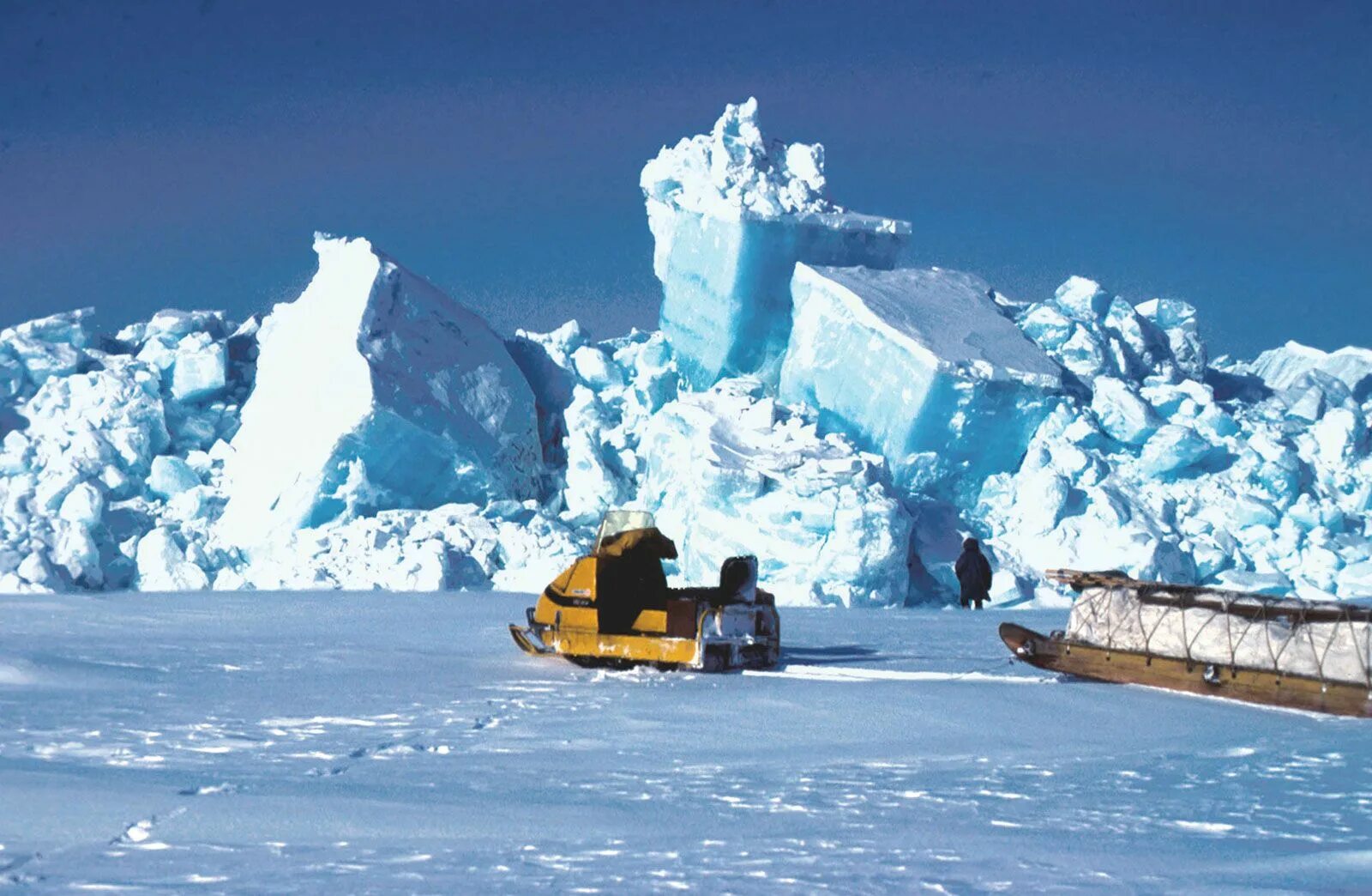 Ice feature. Элсмир. остров элсмир. ice ridge. queen elizabeth islands.