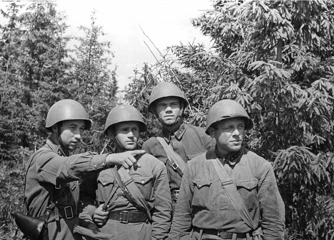 Солдаты в первые дни войны. Советские солдаты 22 июня 1941. Советский солдат. Первые дни войны 1941 год.