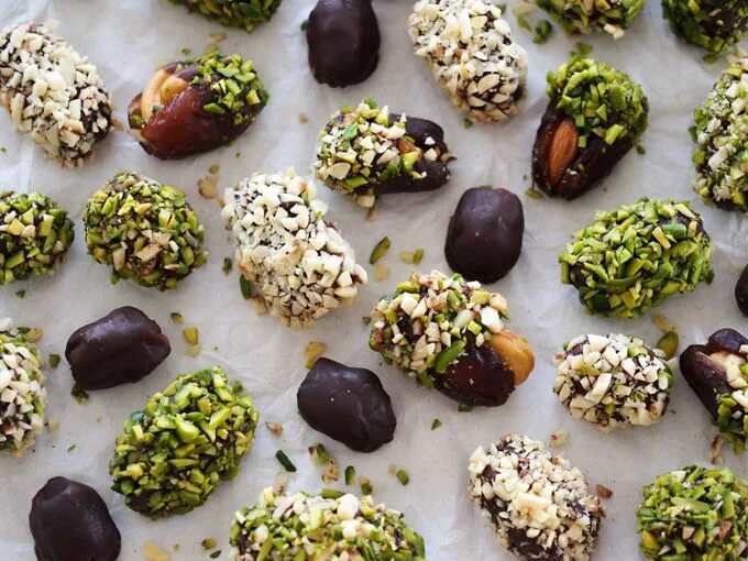 Chocolate dates