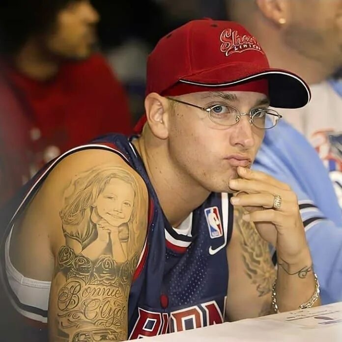 Eminem/trick trick 2 welcome detroit. Eminem в очках. Eminem/trick trick 2 welcome detroit. Eminem detroit. Welcome to detroit.