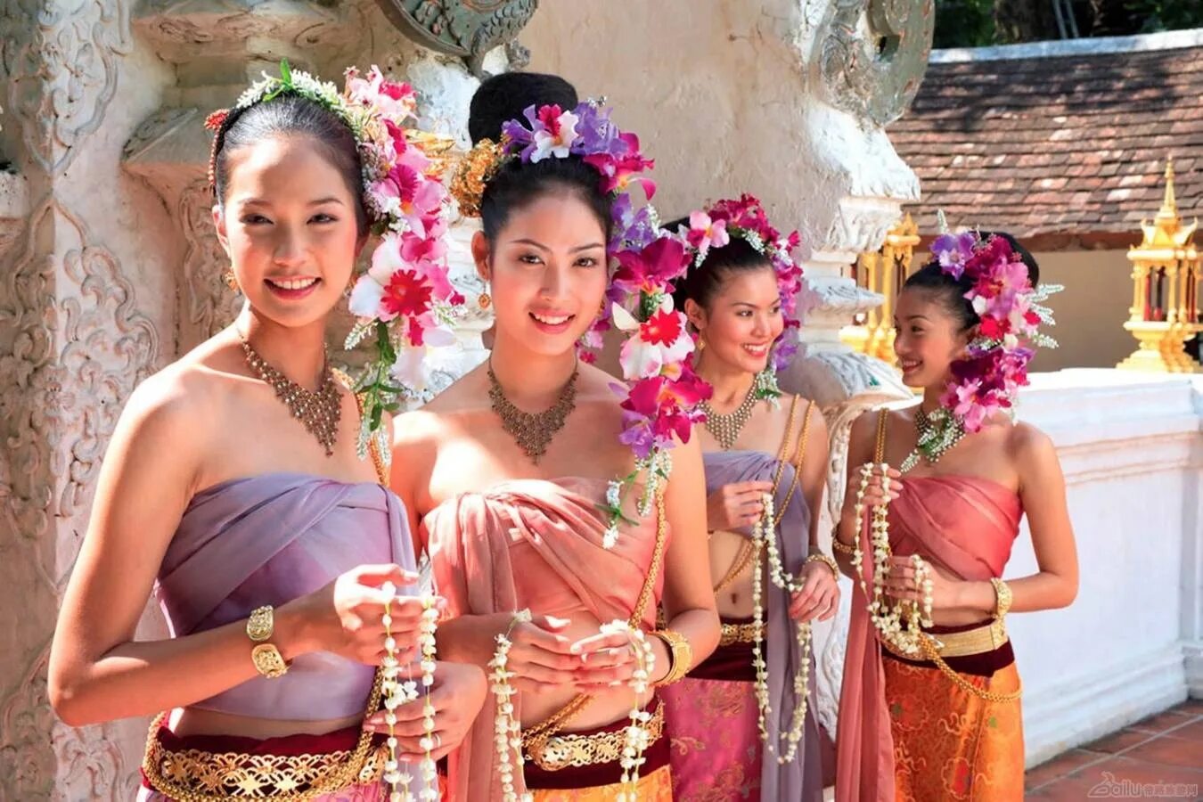 Сколько тайцев. Таиланд народ. Таиланд жители. Таиланд население. Тайские девушки.