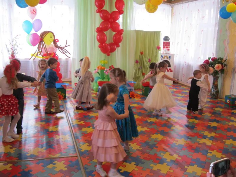 утренник в детском саду.