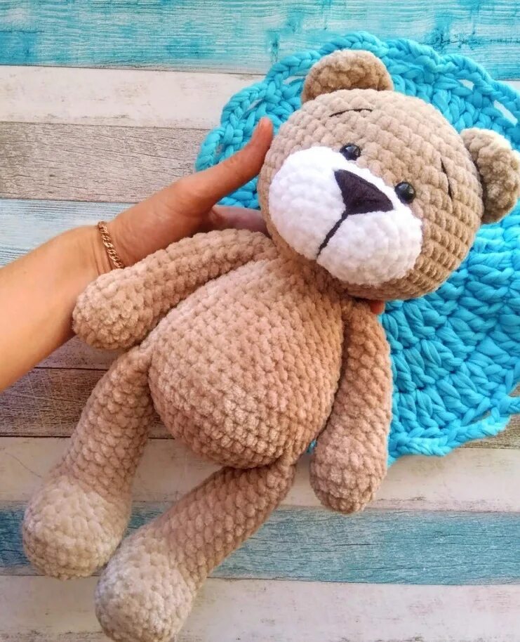Mishka amigurumi мишка. Плюшевый заяц амигуруми. Большую игрушку из плюшевой пряжи крючком. Мишка тедди серый крючком. Большую игрушку из плюшевой пряжи крючком.