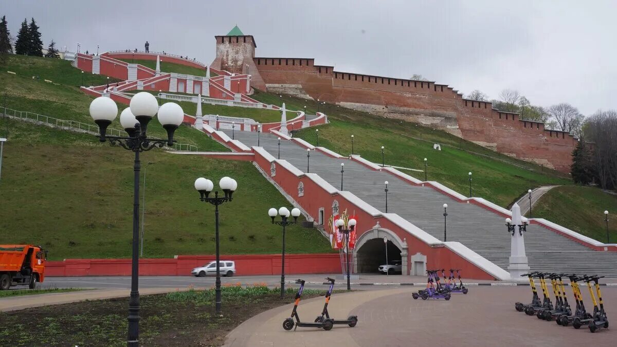 Чкаловская лестница в нижнем новгороде сколько ступеней. Нижегородский Кремль Чкаловская лестница. Чкаловская лестница Нижний Новгород. Чкаловская лестница Нижний Новгород 2023. Чкаловская лестница Нижний Новгород 2021.