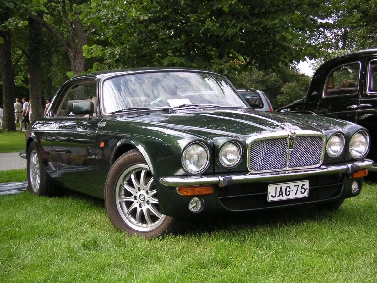 Классика куплю автомобиль. Jaguar XJ 70х. Jaguar XJ Classic. Jaguar xj6 Coupe. Авто Ягуар 80.