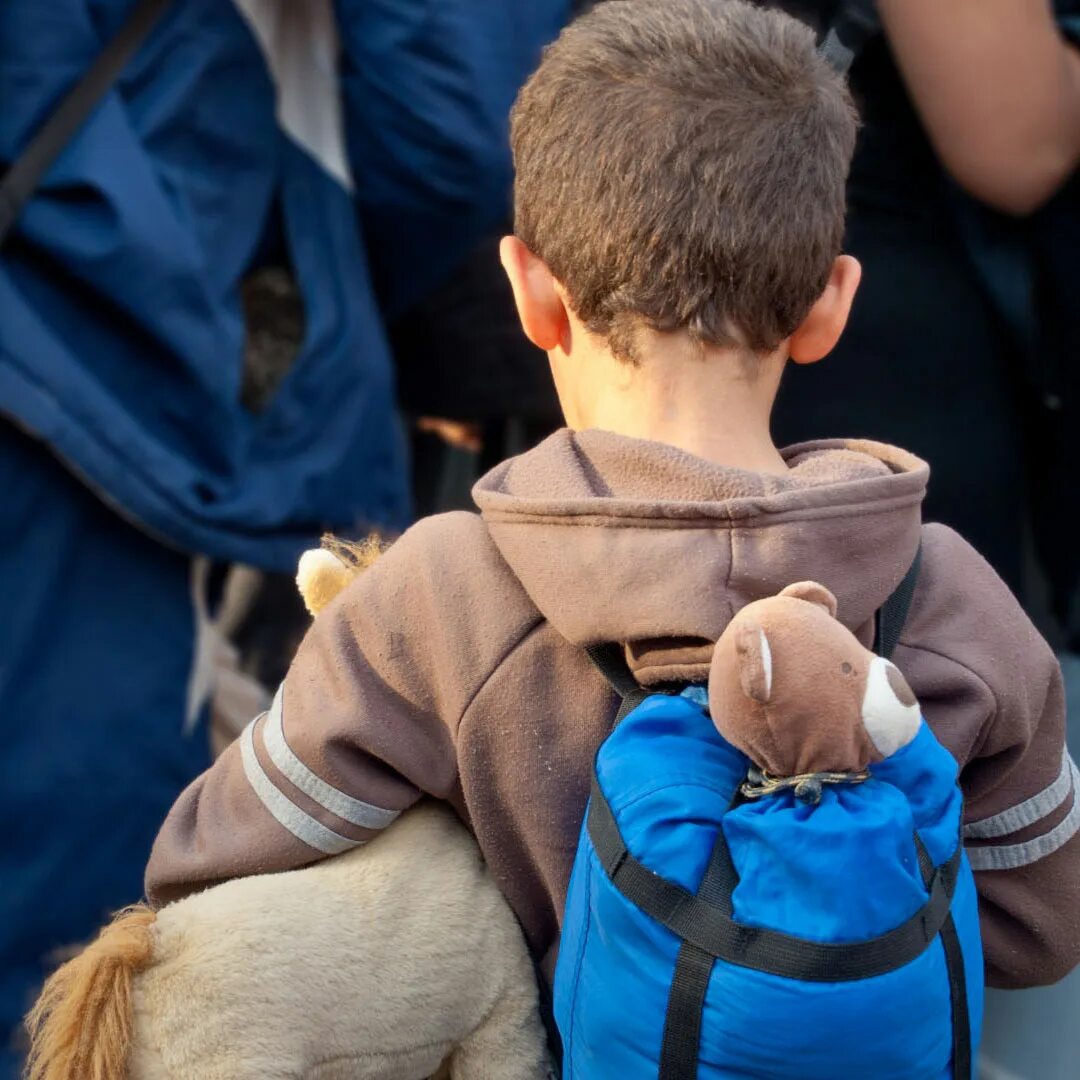 Дети мигранты. Дети мигранты в школе. Образование в индии. Семья мигрантов. Таджикские мигранты в россии.