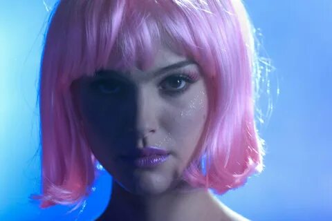 Natalie Portman closer Pink hair, Natalie portman closer, Pink wig