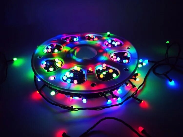 Украшение деревьев гирляндами. Гирлянда 50 метров уличная катушка. Гирлянда уличная 50. Гирлянда уличная 50. Гирлянда новогодняя 50 метров светодиодная led (в бухте/бобине) 220v.