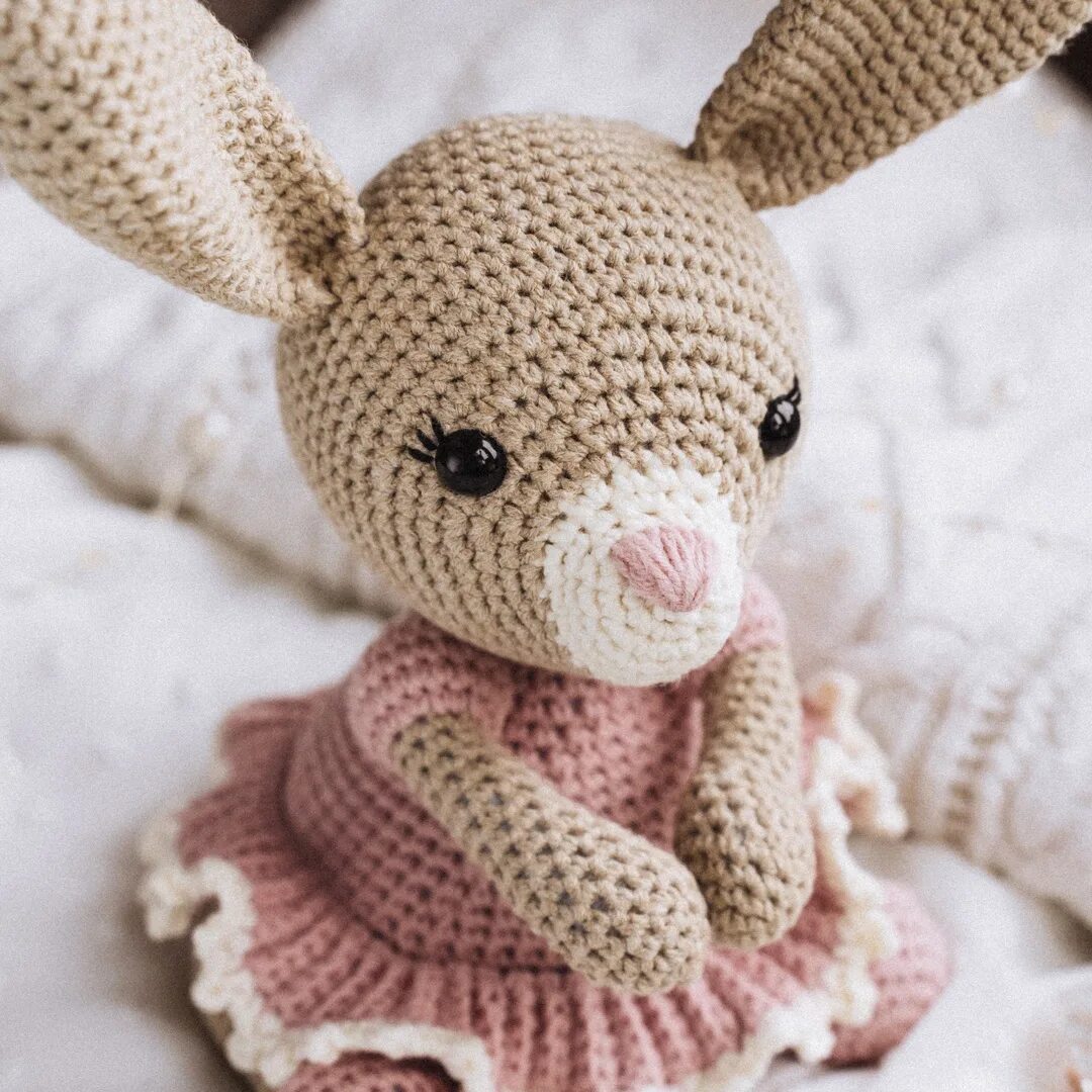 Amigurumi Treasures. Кролик в свитере с капюшоном амигуруми. Детеныш ёда амигуруми. Натали игрушками