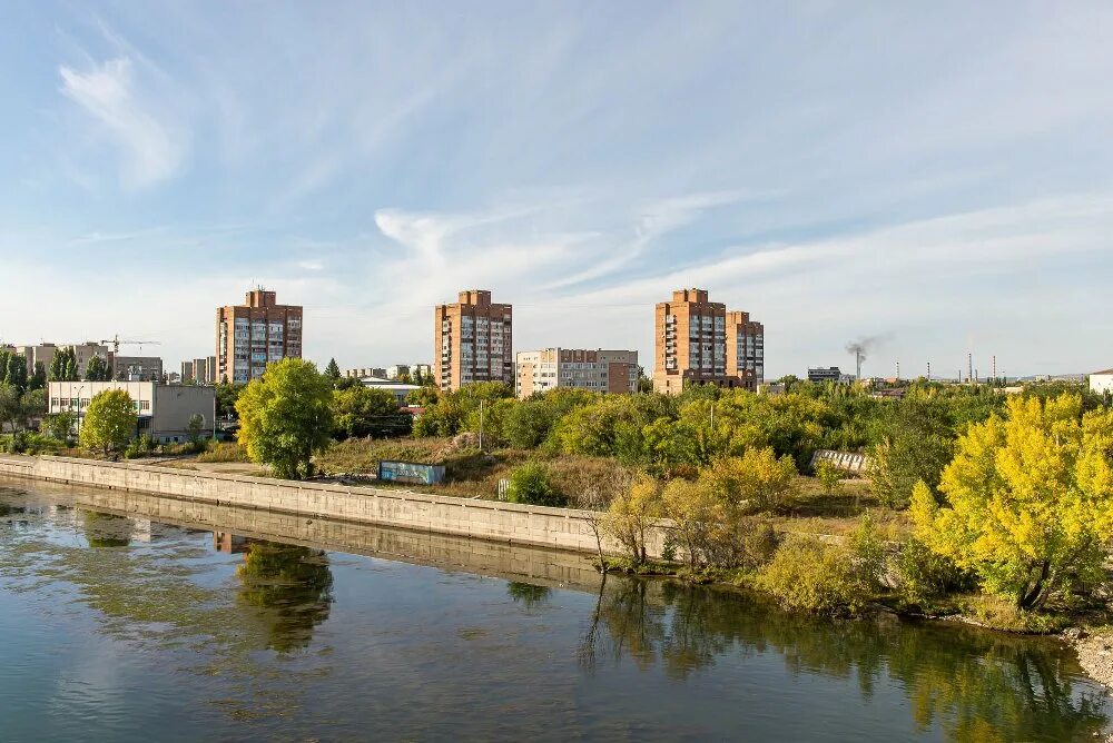 Купить в городе усть каменогорск. Усть-Каменогорск. Природа города Усть Каменогорска. Усть Каменогорск озера. Усть-Каменогорск горы.