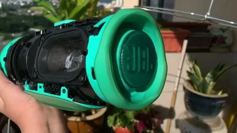 Jbl выключается
