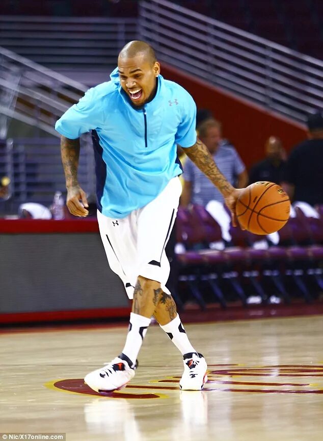 Brown play. Chris Brown 2022. Баскетболист Swaggy p.