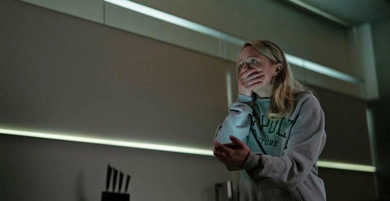 Invisible specimen. Сериал невидимка 2000. Человек невидимка уэллс гриффин. Invisible specimen. Элизабет мосс человек невидимка.