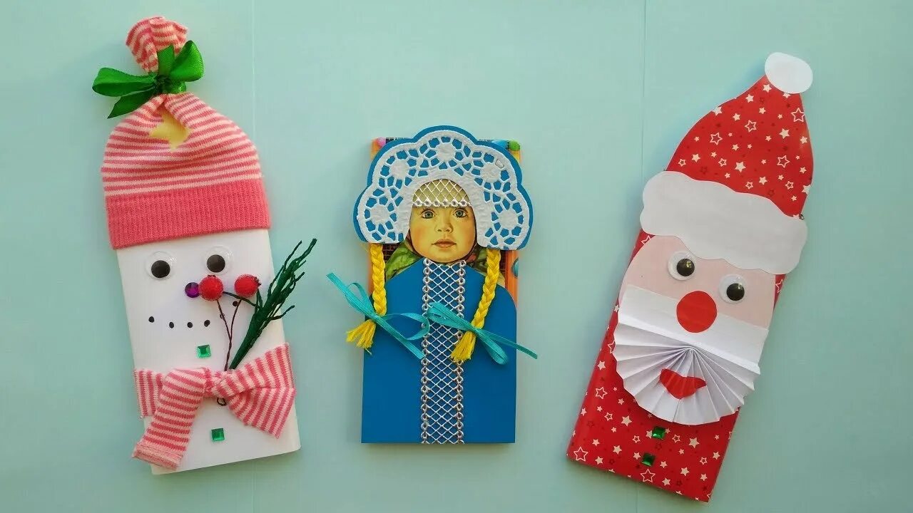 Оформить шоколадку к новому. Украсить шоколад к новому году. Упаковка шоколадки снеговик. Идея упаковки подарка для ребенка. Упаковать шоколадку своими руками.