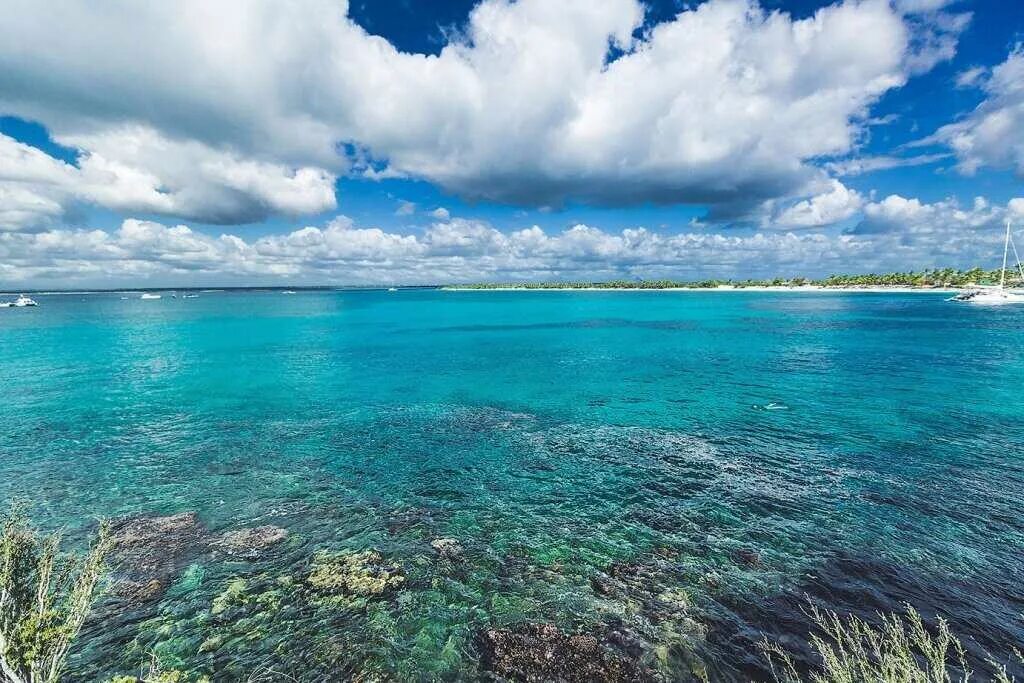 Карибское море является. Карибы карибское море. Острава карибского моря. Карибское море атлантический океан. Атлантический океан карибы.