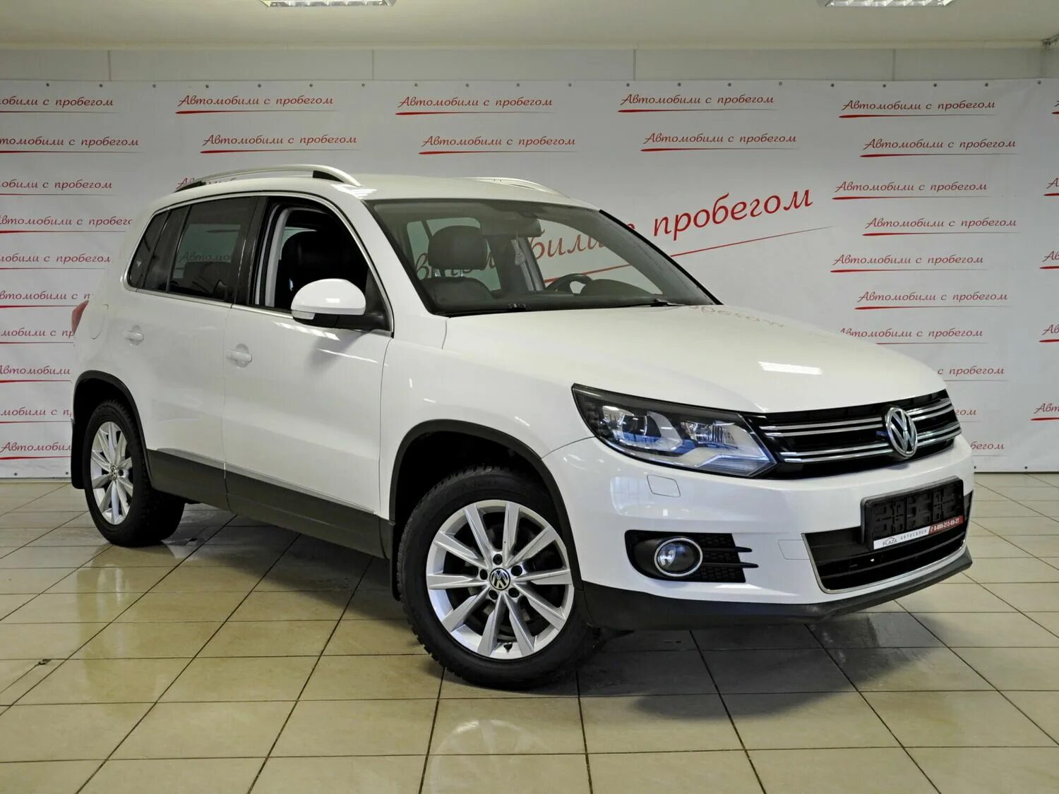 Tiguan 1.4 MT 2012. Белый Фольксваген Тигуан 2012 года. Фольксваген Тигуан 2012 белый. Белый Тигуан 1. Купить фольксваген в татарстане с пробегом