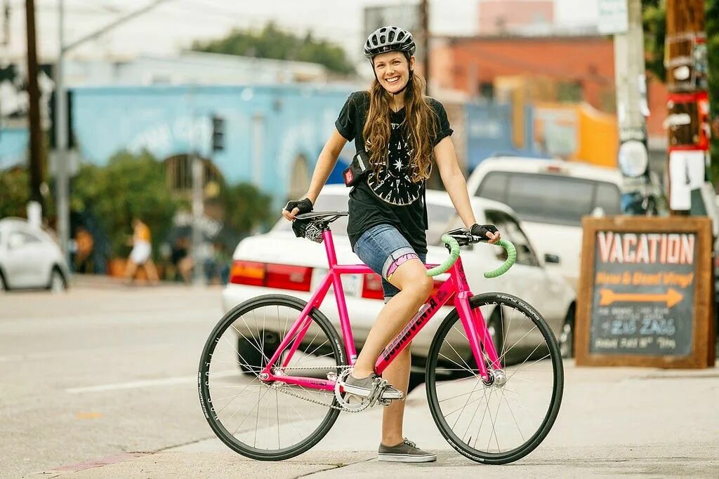 Fixed Gear girl. Dosnoventa Bikes. Fixed Gear Rider. Девушки на фикс байках. Fixed girls