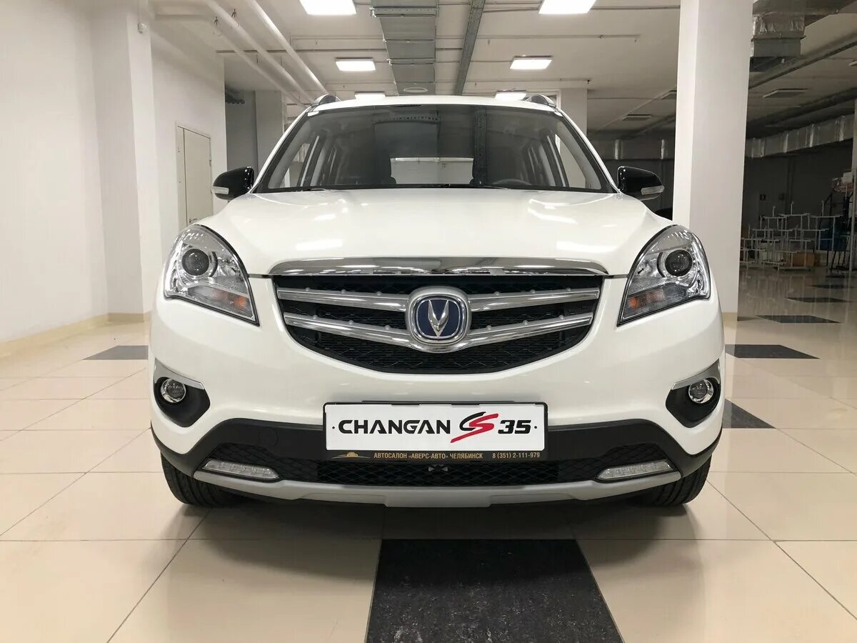 Чанган cs35 2018. Чанган cs35 белый. Changan CS 35 2018 серебро. Чанган 35 белый. Чанган sc35