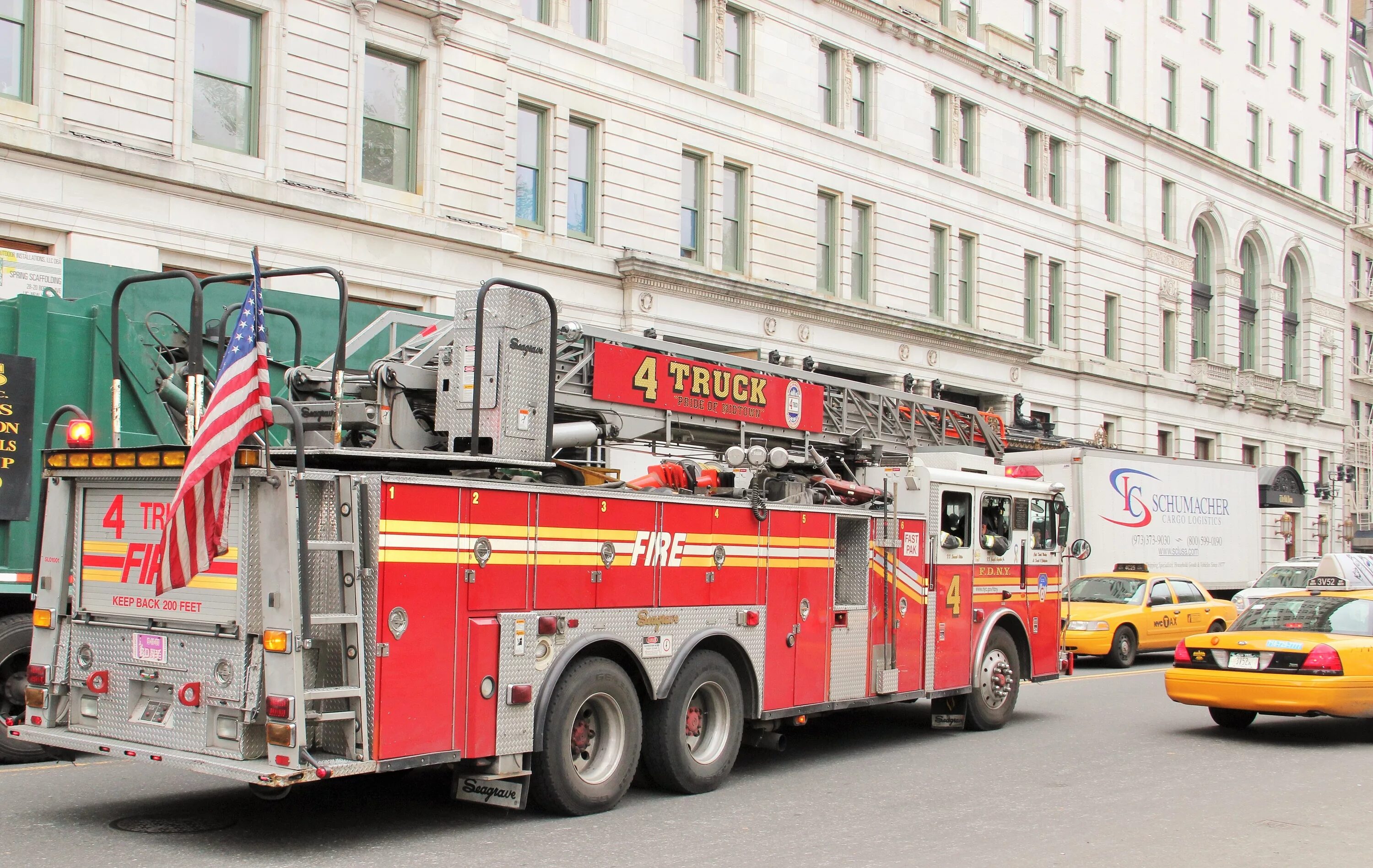 Пожарный Департамент Нью-Йорка. Пожарная машина FDNY. FDNY США. Грузовик Fire Department Нью Йорк.