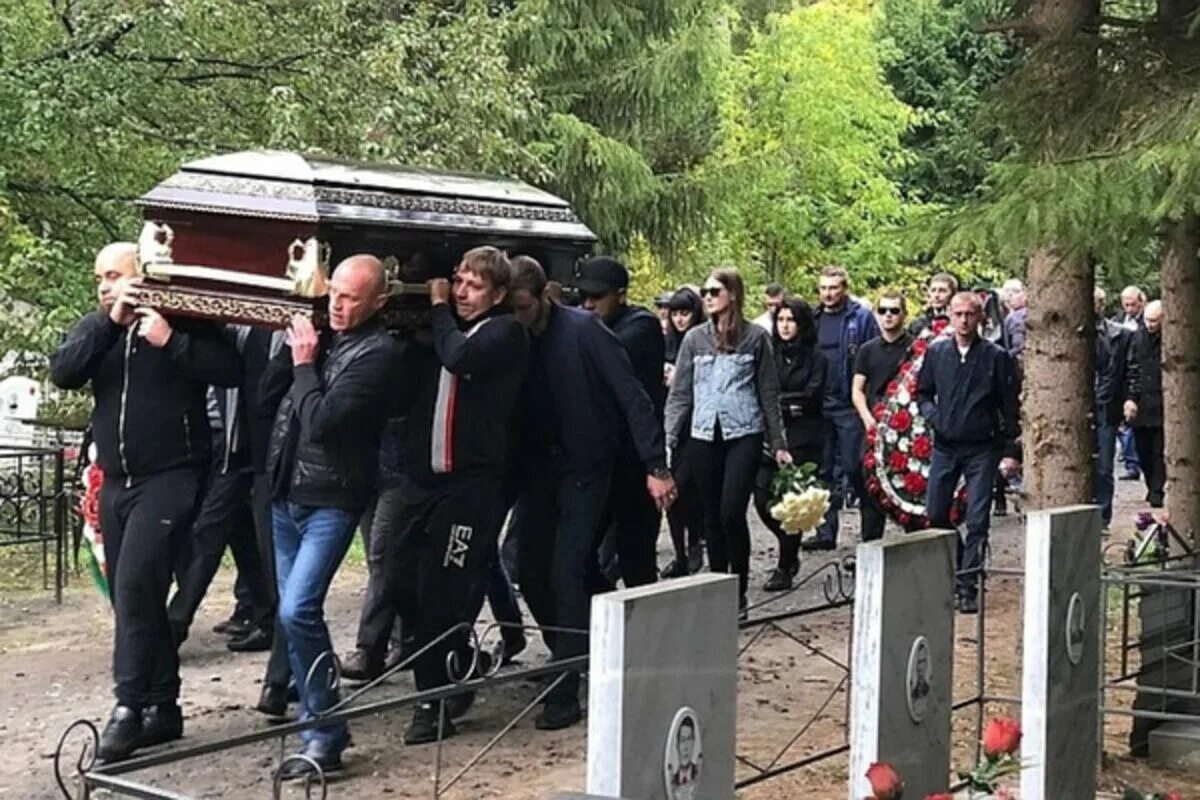 Похороны маевского екатеринбург. Похороны зятькова владимира.