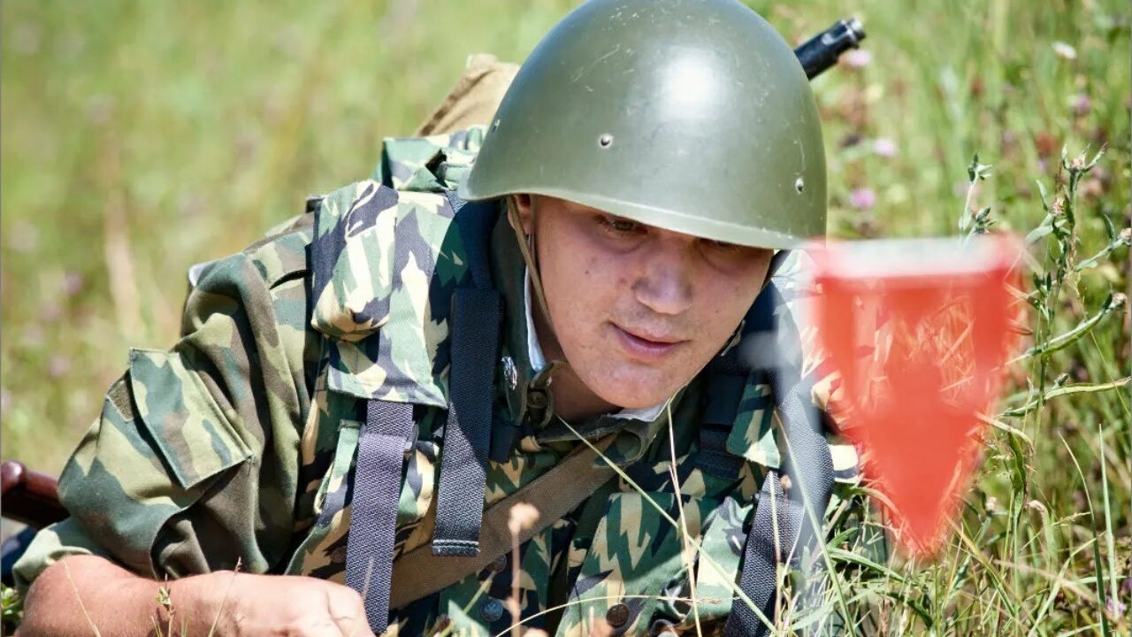 Вязовский сапер полностью. Сапёр профессия. сапёр военный. сапер войска. инженер сапер.