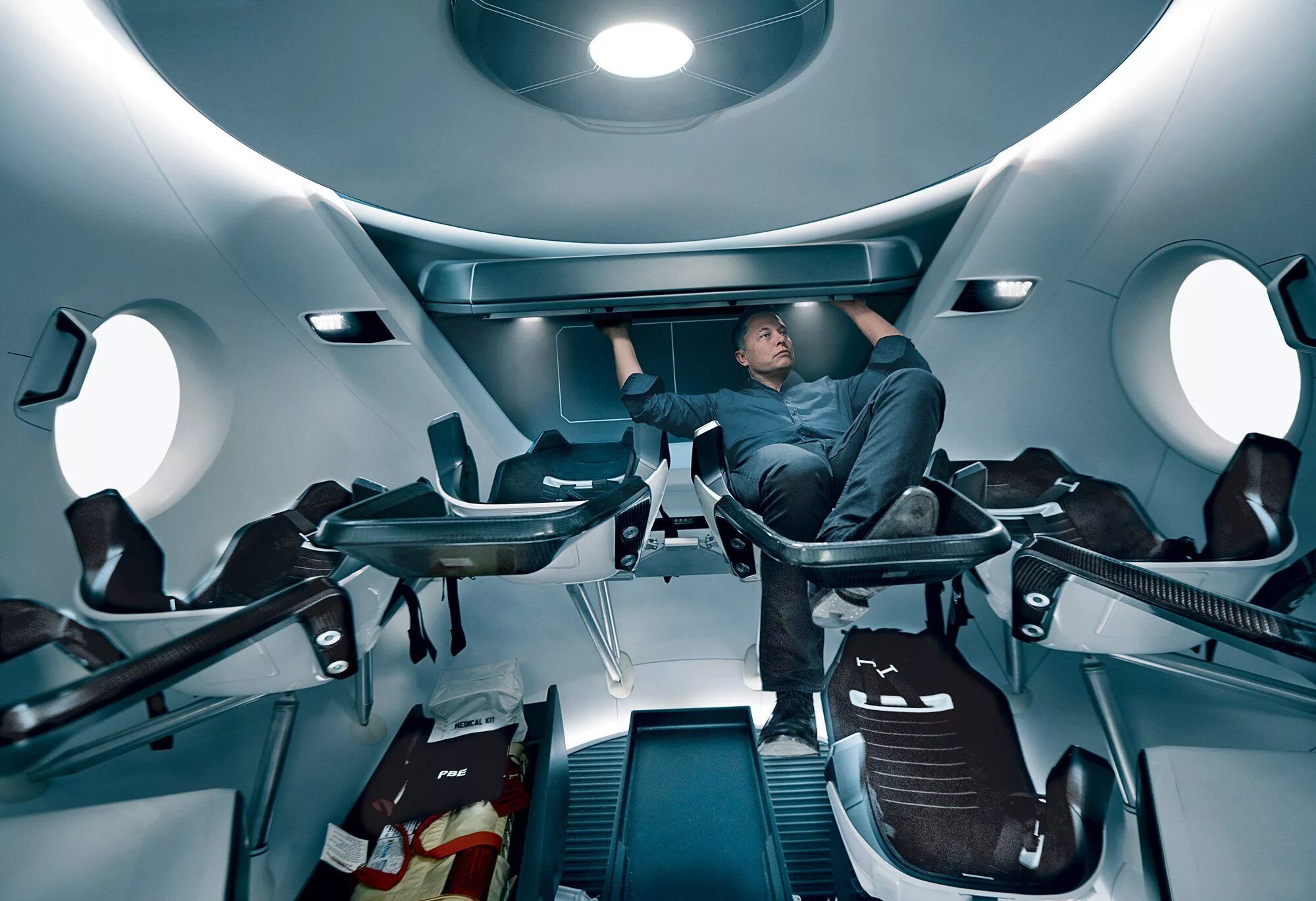 Как ему внутри. Spacex dragon 2 внутри. крю драгон космический корабль. крю драгон внутри. космический корабль драгон внутри.