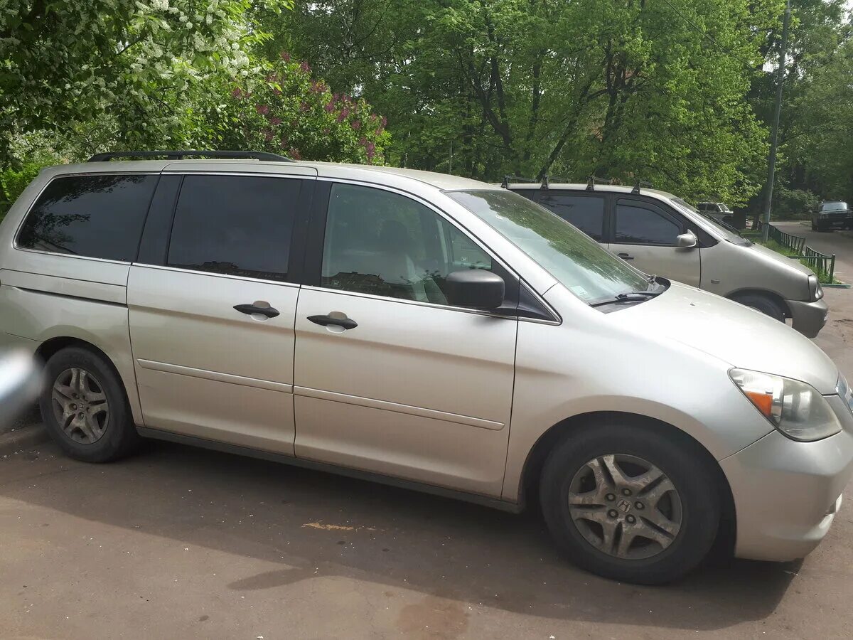 Минивэн 2005 года. Хонда одиссей 2005 года. honda odyssey 2005 north america. хонда минивэн 2005. хонда одиссей серый.