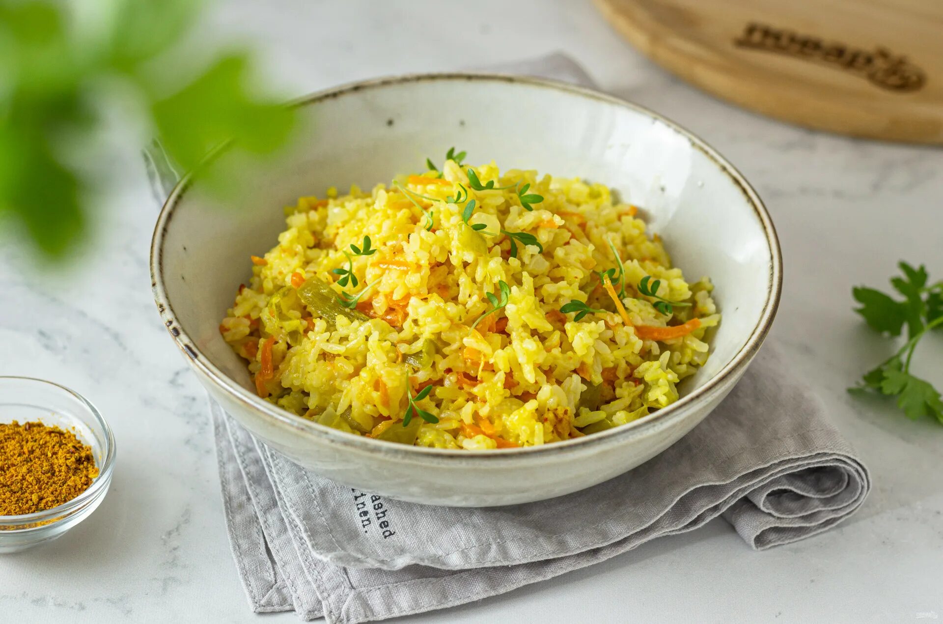 Рис с морковью в мультиварке. Карри с рисом. Рис с приправой карри. Рис на гарнир в мультиварке. Индийское карри с рисом.