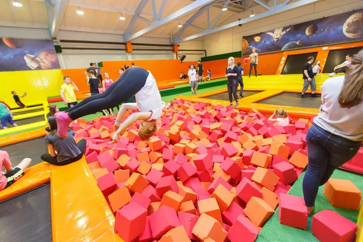 полетайка батутный центр. батутный центр воронеж. батутный центр невесомость воронеж. батутный центр воронеж максимир. батутгый цен р воронеж.