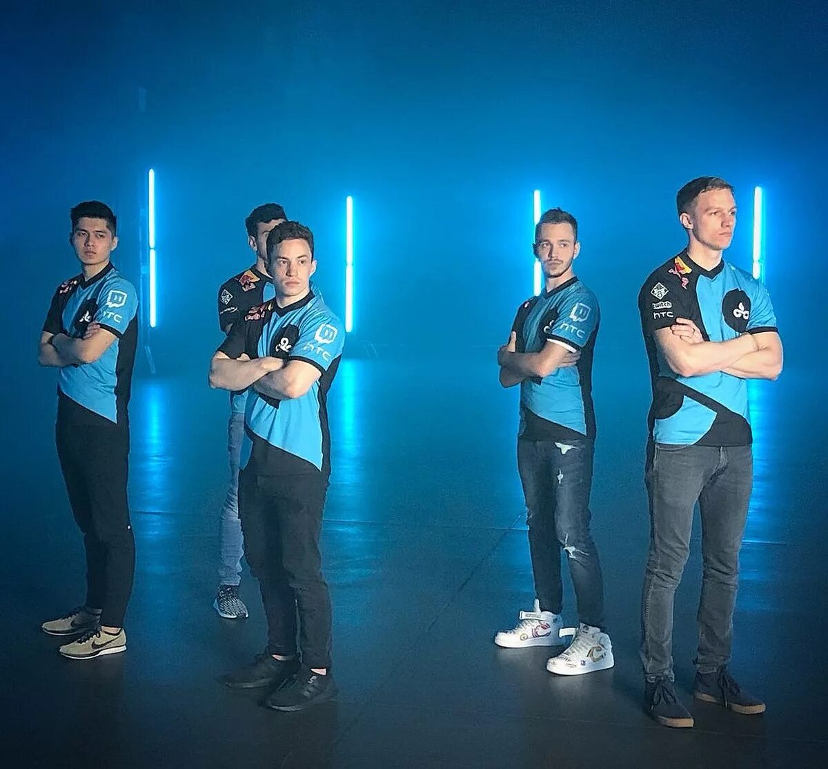 Cloud 9 состав cs. Cloud9 джерси. джек этьен cloud9. cloud9 jersey 2025. хоббит казах cloud9.