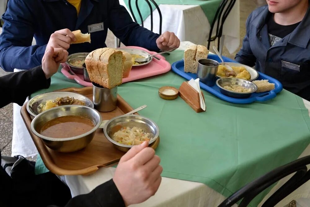 Еда в российских тюрьмах. Обед в колонии. Питание в тюрьме. Питание осужденных. Принудительное питание