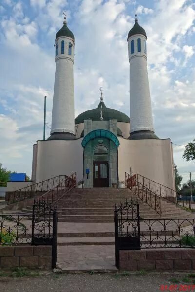 Мечеть Киргиз Мияки. Село Киргиз Мияки Башкортостан. Миякинский район село Киргиз Мияки. Парк Бухараева Киргиз Мияки.